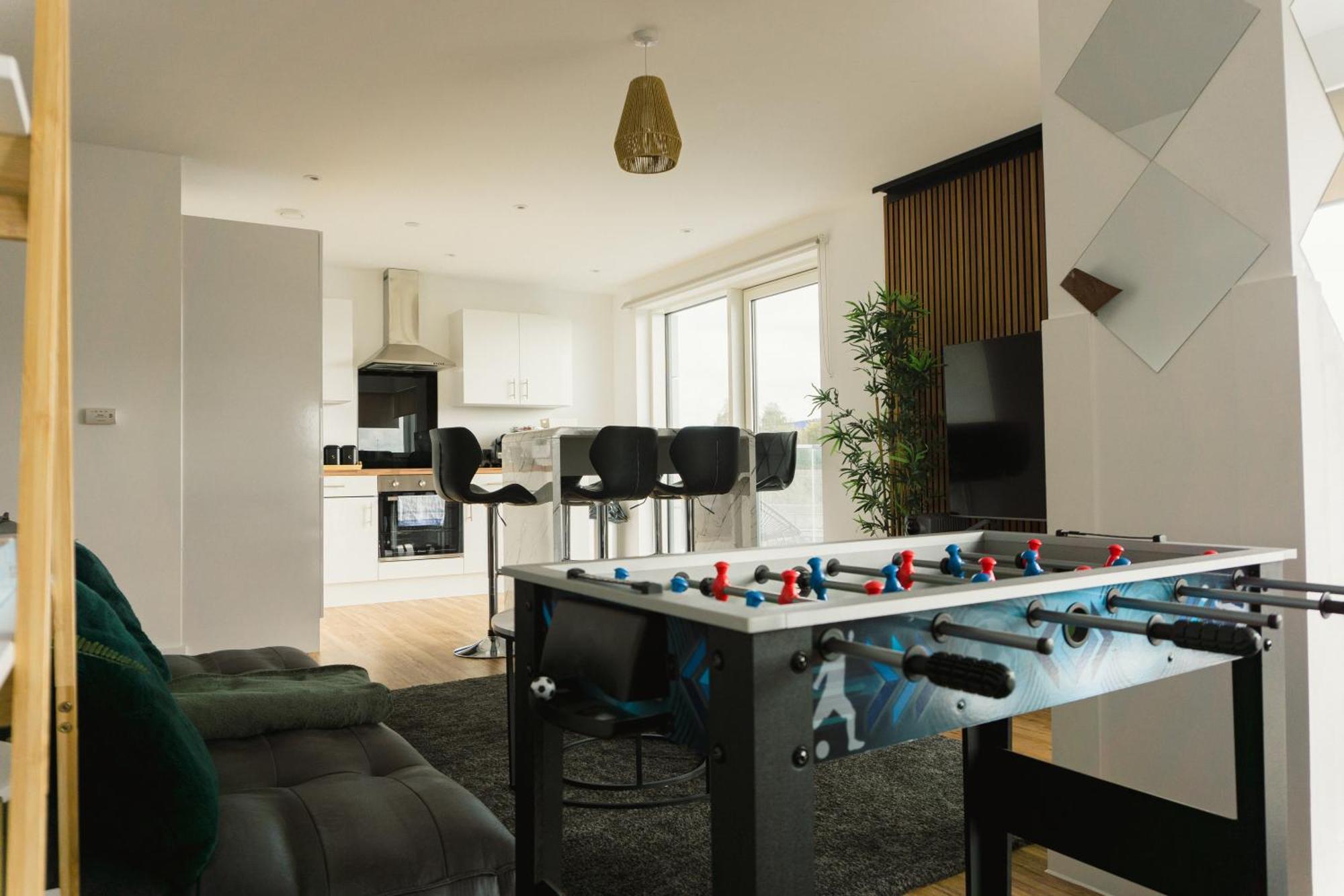 Manchester'S Luxurious 2-Bed Haven With Balcony - Canal Views & Proximity To Manchester United Ngoại thất bức ảnh