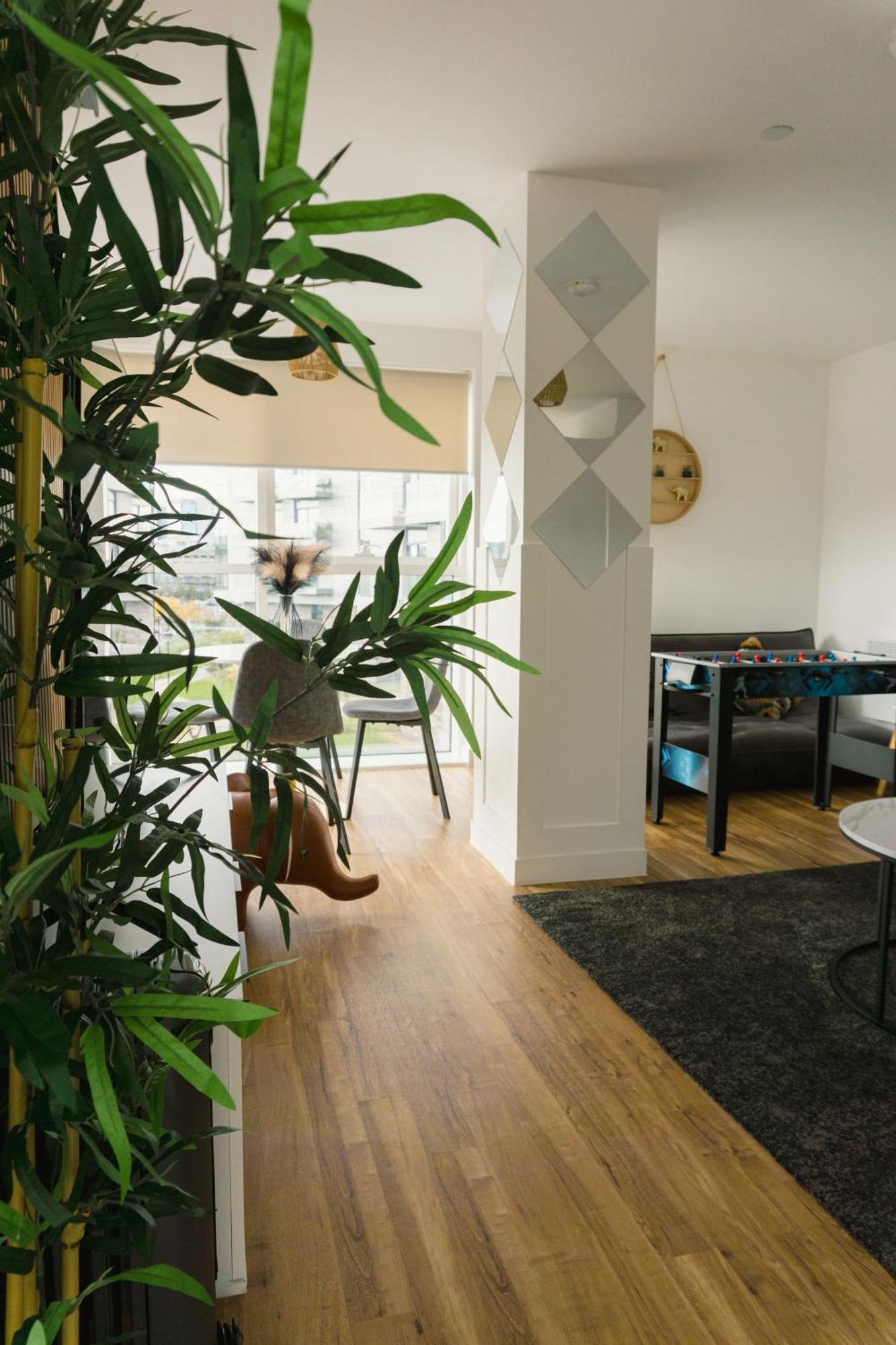 Manchester'S Luxurious 2-Bed Haven With Balcony - Canal Views & Proximity To Manchester United Ngoại thất bức ảnh