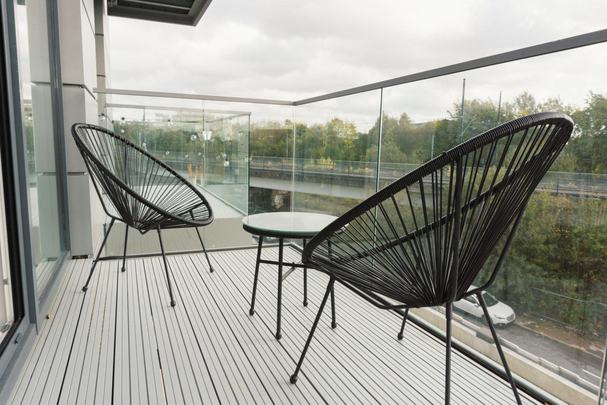 Manchester'S Luxurious 2-Bed Haven With Balcony - Canal Views & Proximity To Manchester United Ngoại thất bức ảnh