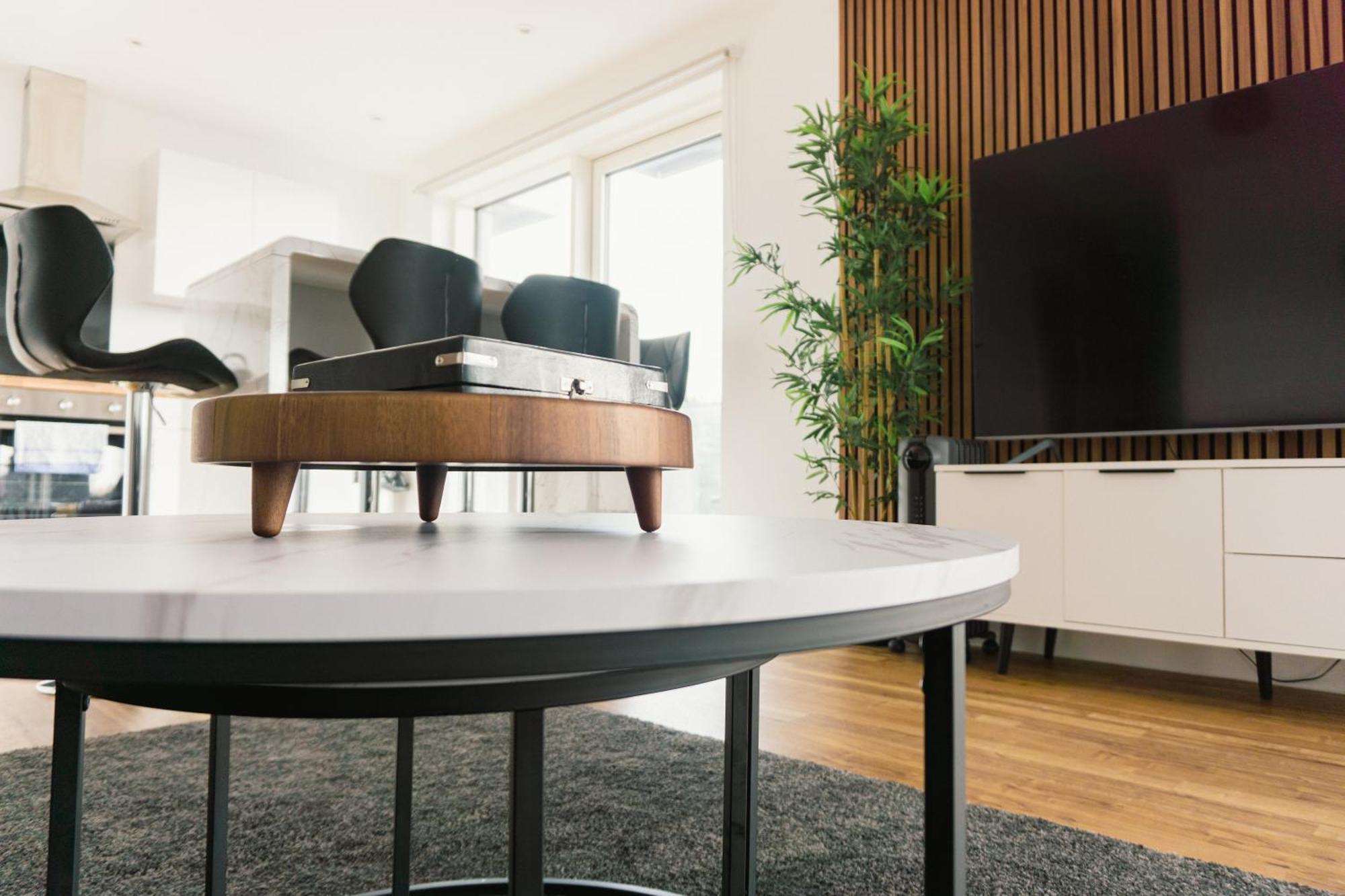Manchester'S Luxurious 2-Bed Haven With Balcony - Canal Views & Proximity To Manchester United Ngoại thất bức ảnh